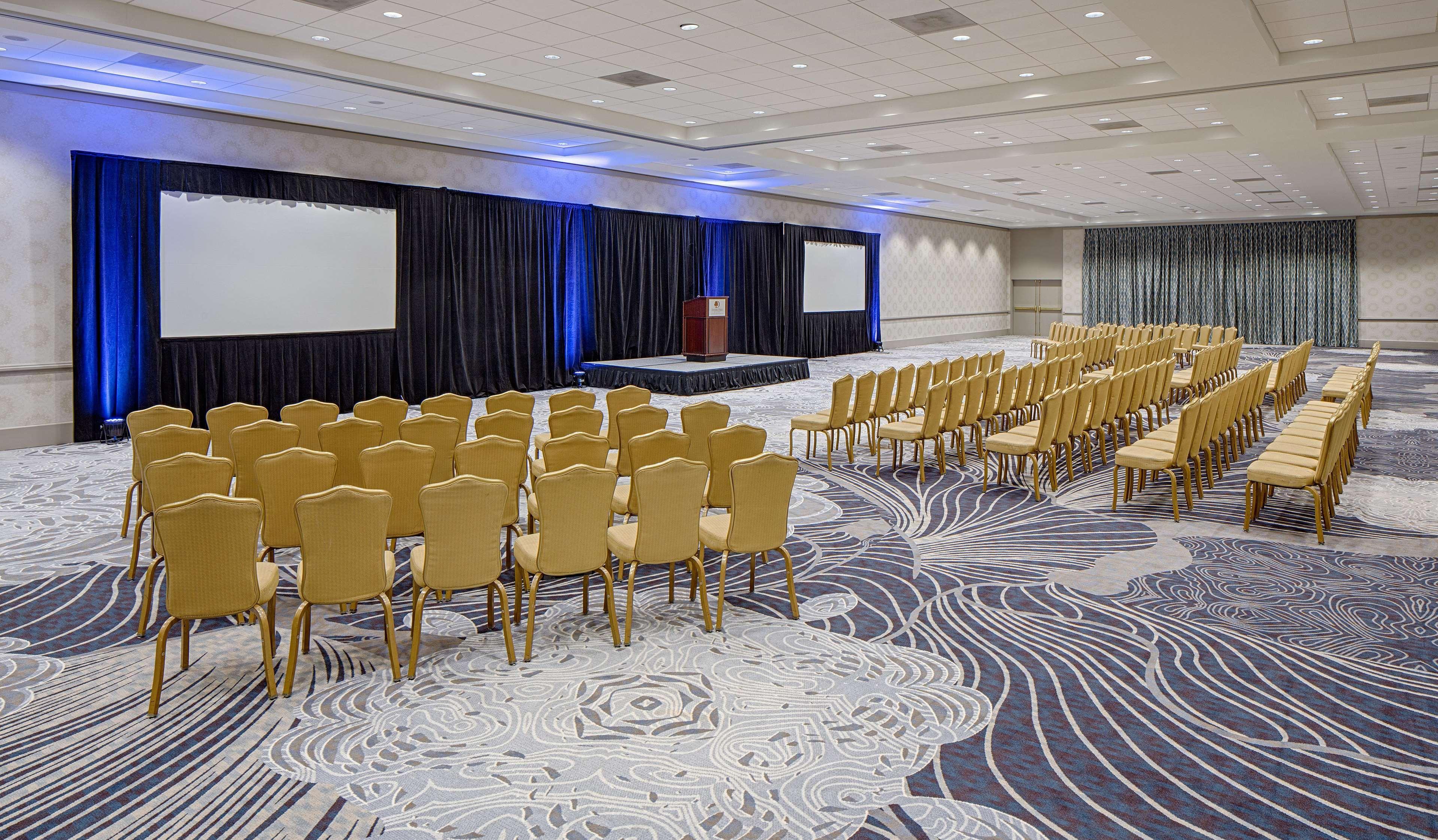 Doubletree By Hilton Hotel Houston Greenway Plaza Bagian luar foto