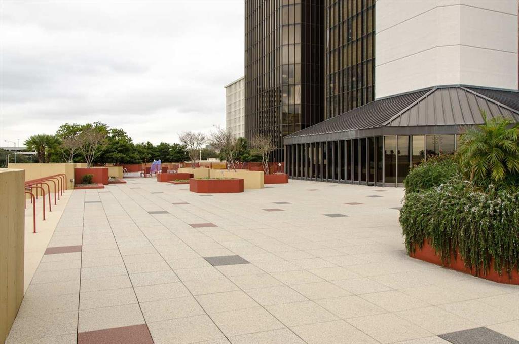 Doubletree By Hilton Hotel Houston Greenway Plaza Bagian luar foto