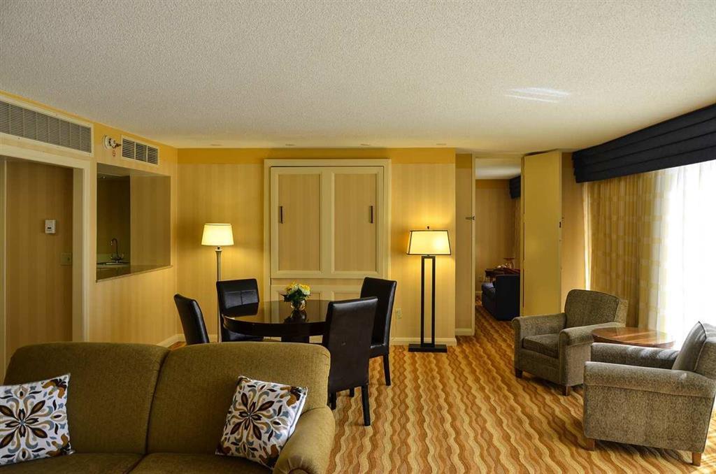 Doubletree By Hilton Hotel Houston Greenway Plaza Bagian luar foto